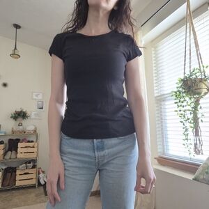 GAP Black Fitted Tee • Short Sleeve • Size M